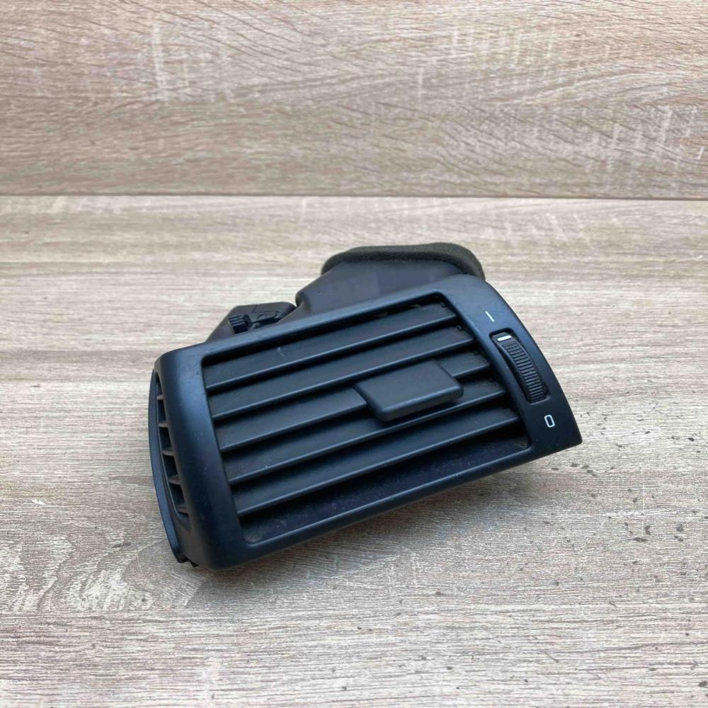 8361897   Dashboard side air vent grill/cover trim BMW 3 E46