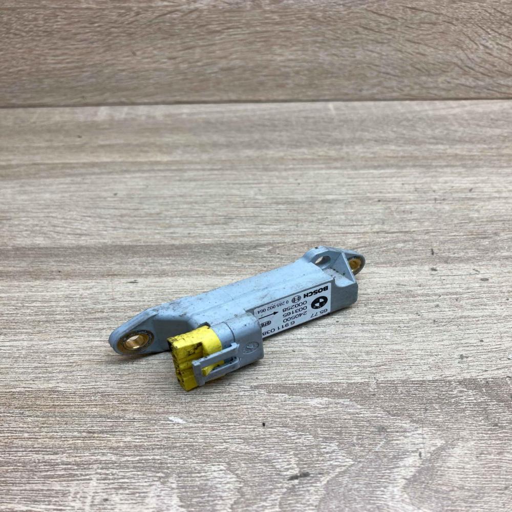 6911038 0285002064 Used Airbag deployment crash/impact sensor BMW X5 E53