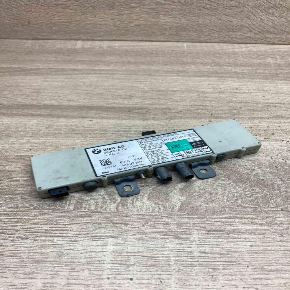 6906078 Main  Aerial antenna amplifier BMW 5 E39
