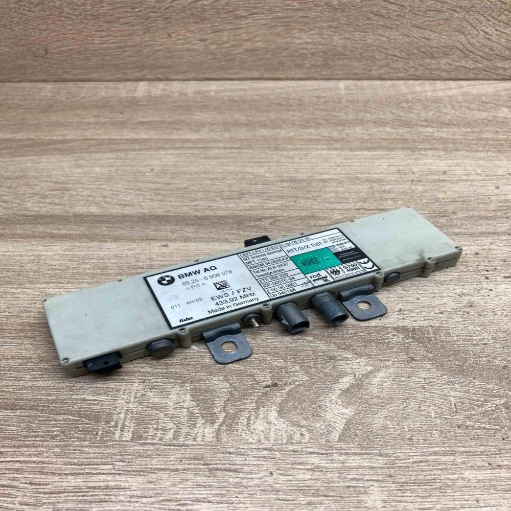 6906078 Used  Aerial antenna amplifier BMW 5 E39