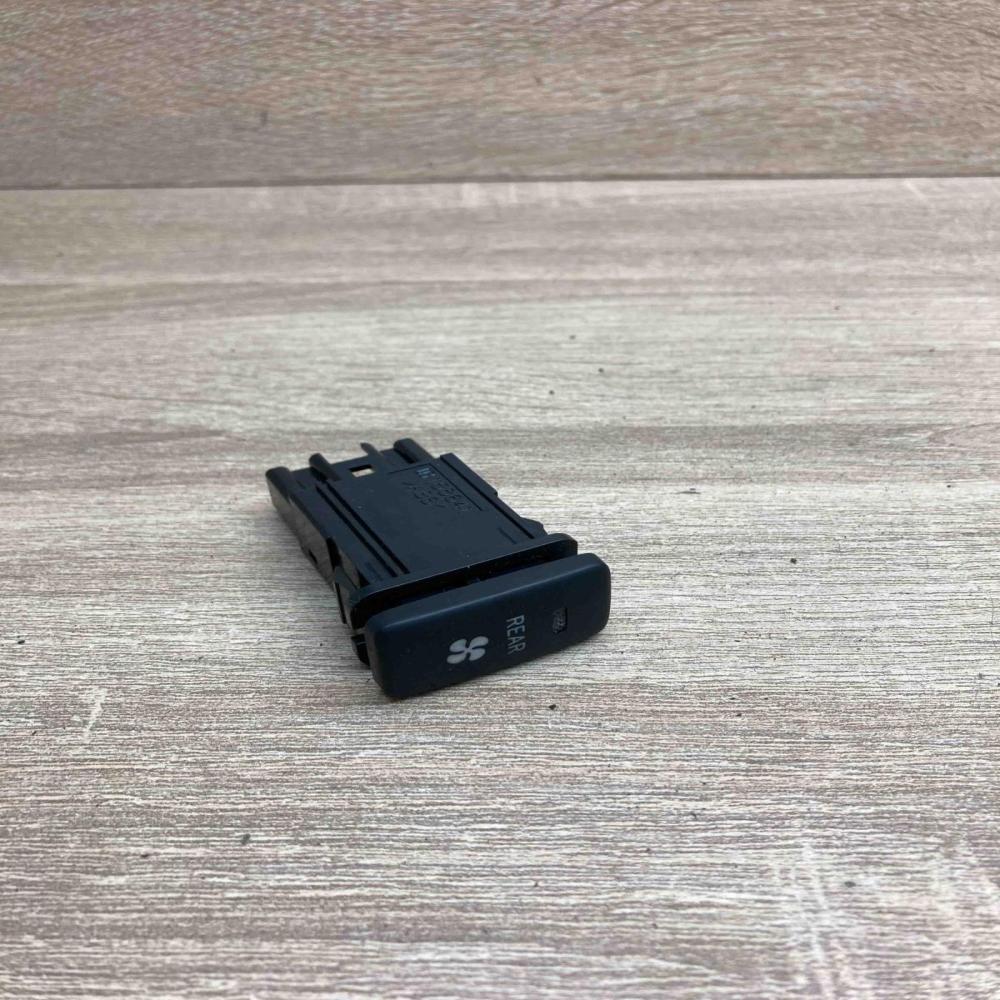 153641   Interior fan control switch Toyota Previa (XR30, XR40) II