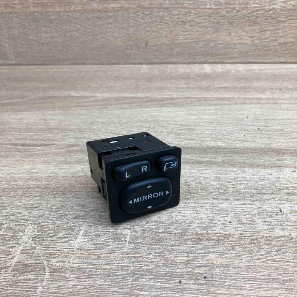 769747A 183575  Wing mirror switch Toyota Avensis Verso