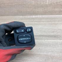 769747A 183575  Wing mirror switch Toyota Avensis Verso