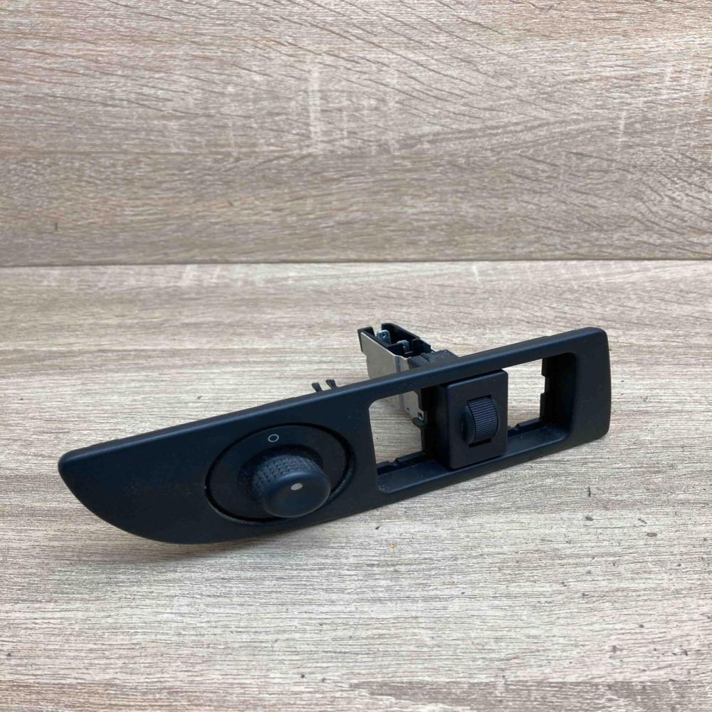 9627990377   Wing mirror switch Citroen Xsara