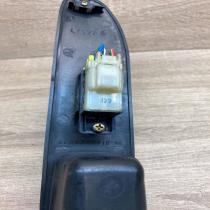 80950 1C710   Electric window control switch Nissan Vanette