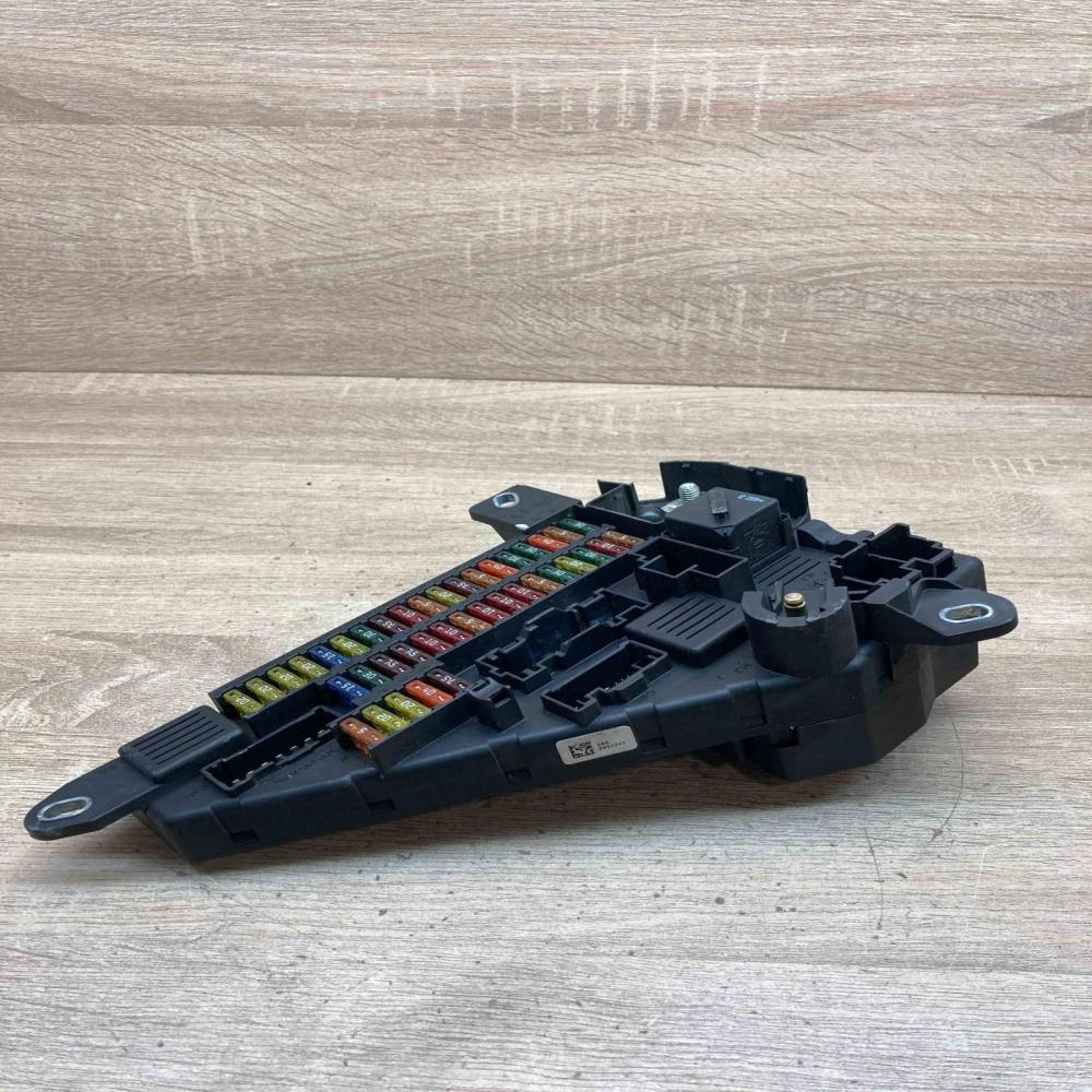 6906618 6906618 04  Fuse module BMW 5 E60 E61