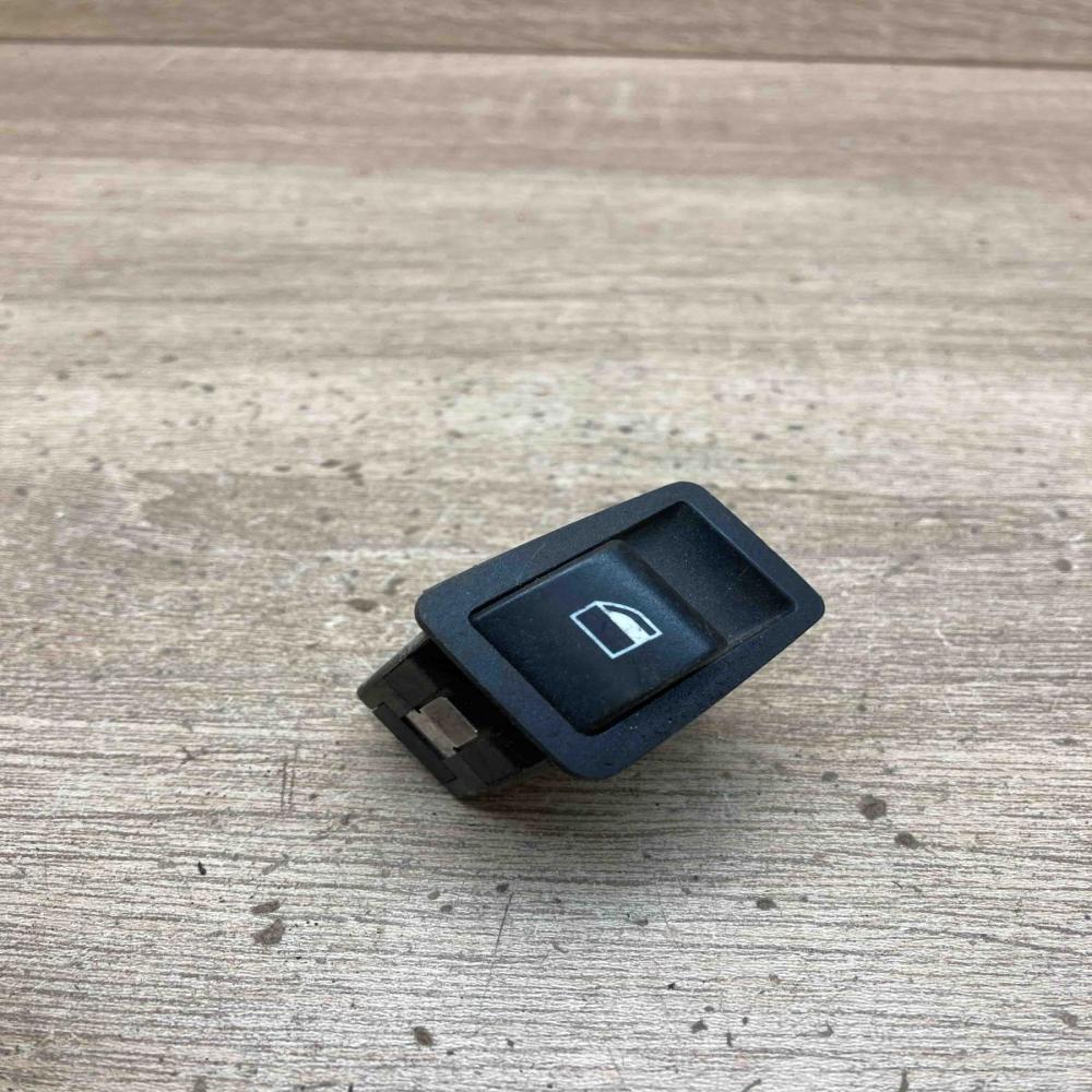 8368921 03120400  Electric window control switch BMW 3 E46