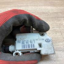 3B5827061B 3B0959781C  Tailgate boot lock/latch motor Volkswagen Touareg I