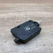 8352168   Fuel tank cap lock motor BMW 5 E39