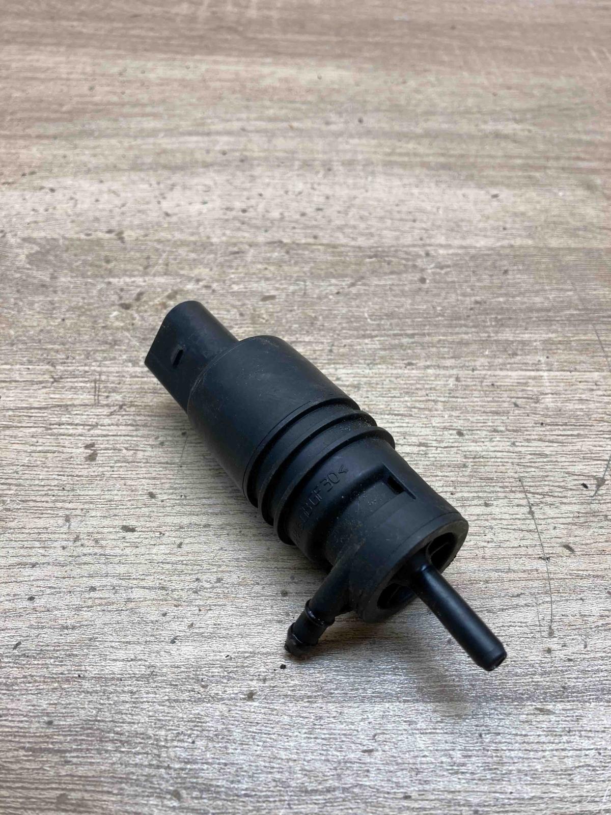 8362154   Windscreen/windshield washer pump BMW X3 F25