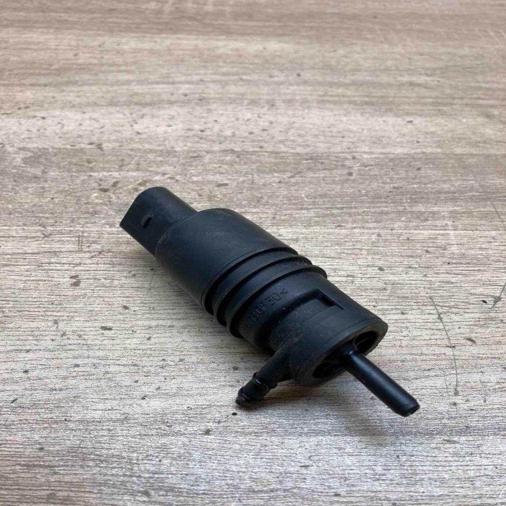 8362154   Windscreen/windshield washer pump BMW X3 F25