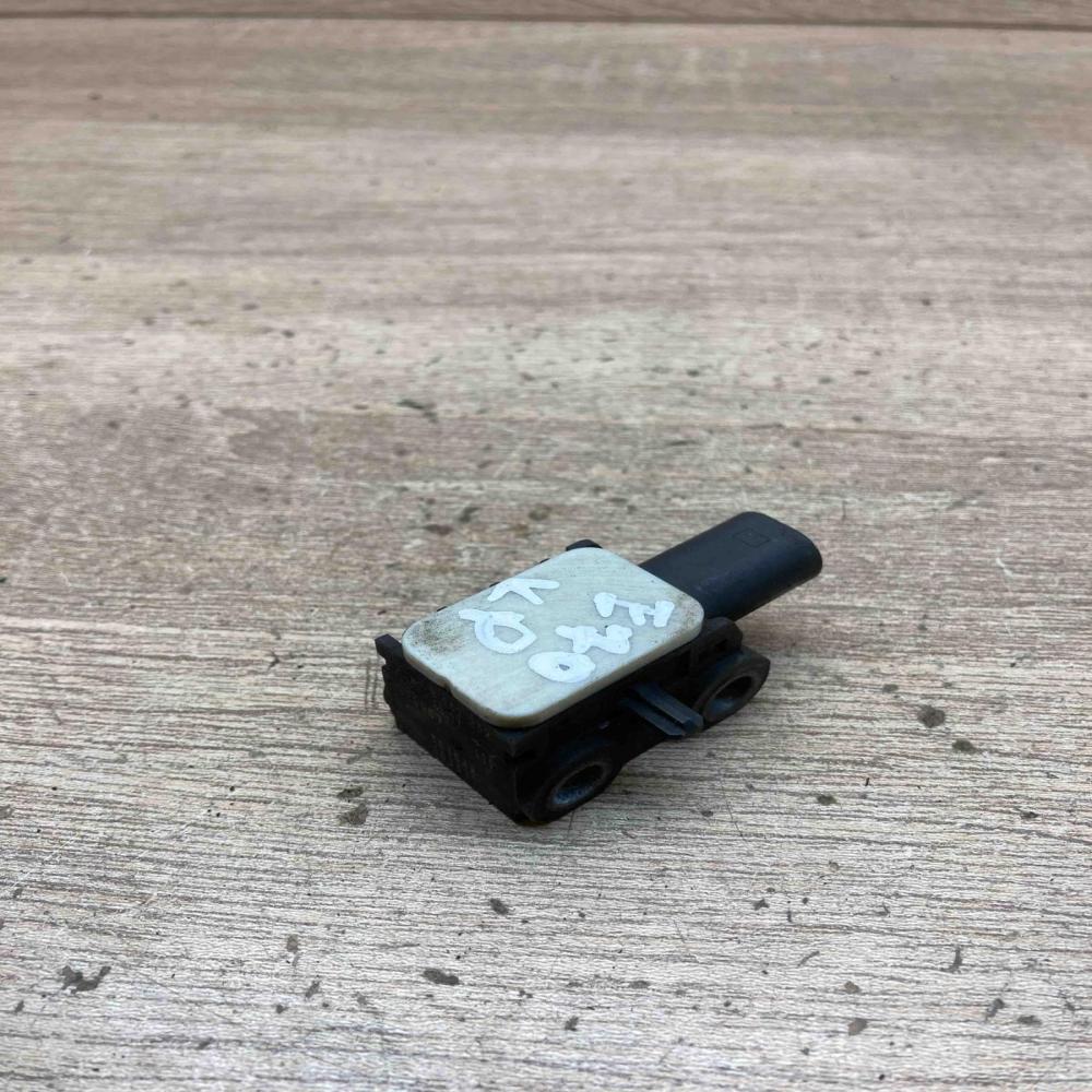 9152262   Airbag deployment crash/impact sensor BMW X5 E70