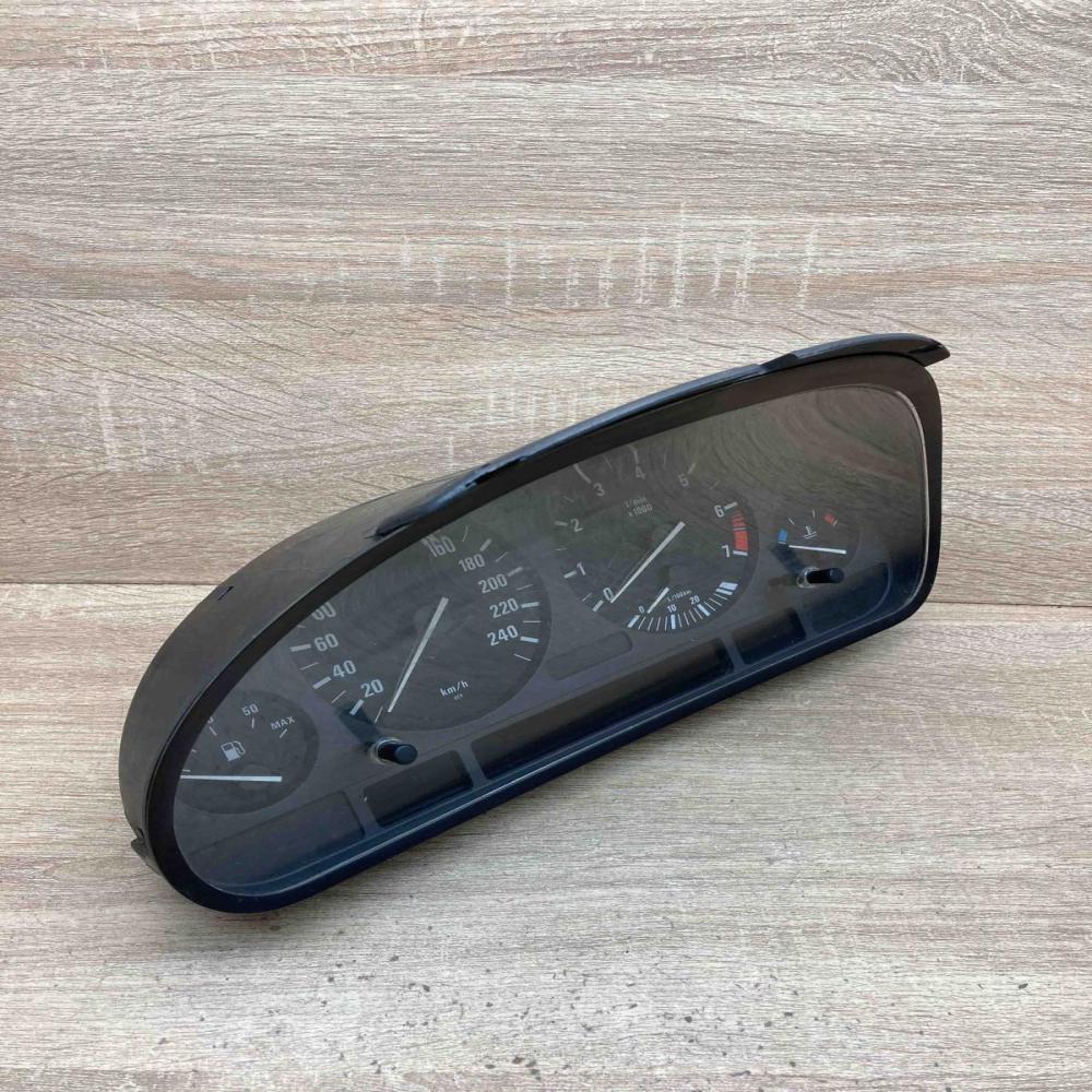 8381810 110 008 784 For Petrol LHD Speedometer (instrument cluster) BMW 5 E39