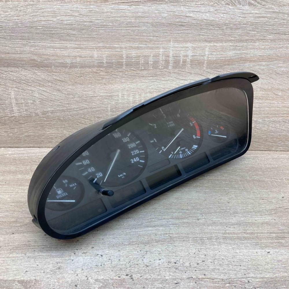 6914913 110 008 735 For Diesel LHD Speedometer (instrument cluster) BMW 5 E39