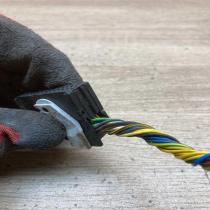 6913630   Plug wire BMW 5 E60 E61