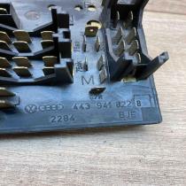 443941822B   Fuse module Audi 80 90 S2 B4