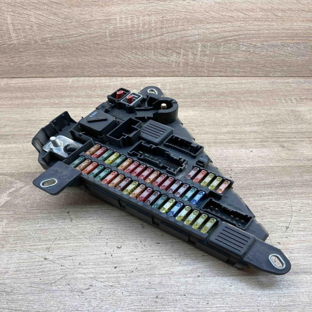 6906618 6906618 05  Fuse module BMW 5 E60 E61
