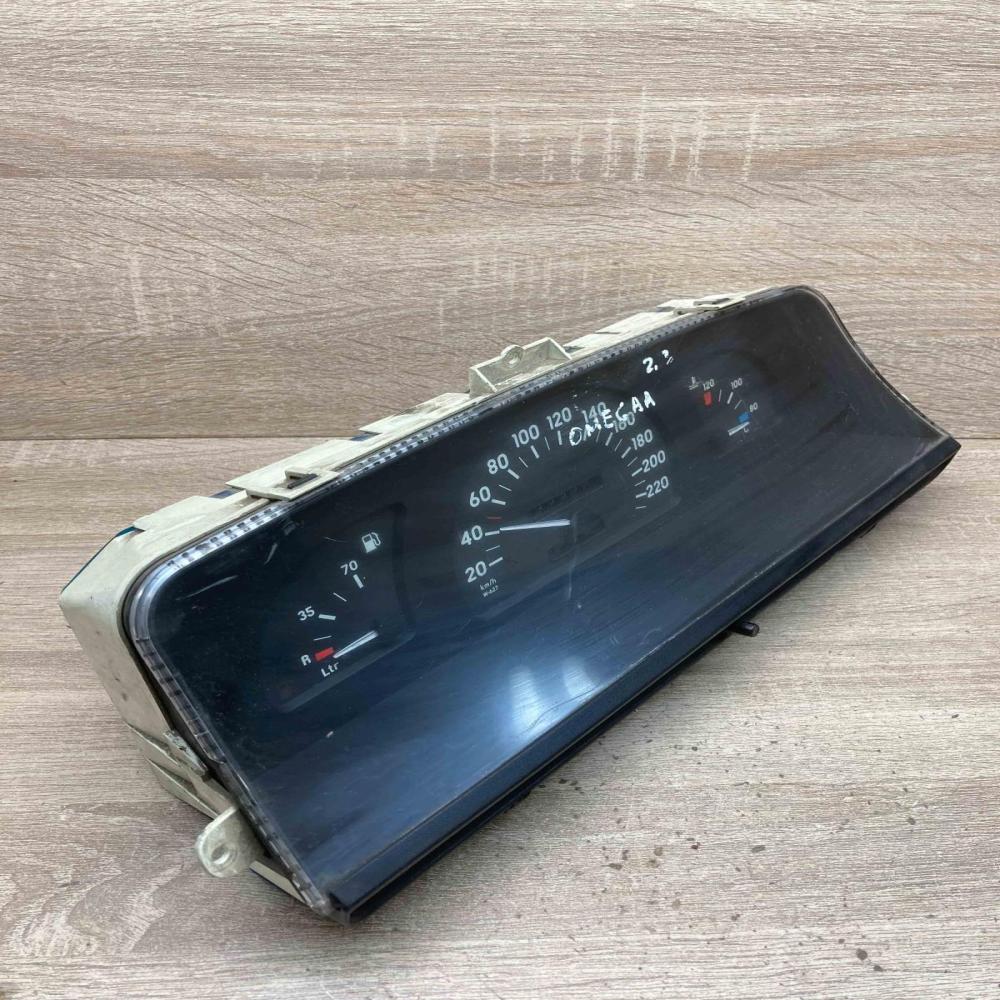 90213846 81117504 LHD Speedometer (instrument cluster) Opel Omega A