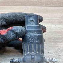 1K6955651   Windscreen/windshield washer pump Volkswagen Golf VII