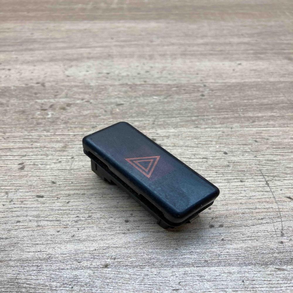 8350947   Hazard light switch BMW 5 E39