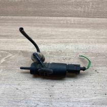 1J0973722  With Plug Windscreen/windshield washer pump Audi A6 S6 C6 4F