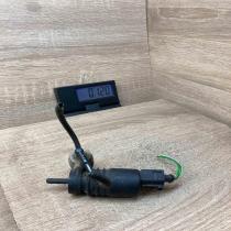 1J0973722  With Plug Windscreen/windshield washer pump Audi A6 S6 C6 4F