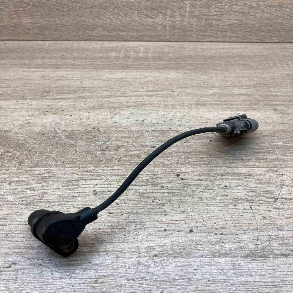 0261210200 1J0973723G  Crankshaft position sensor Volkswagen Golf V