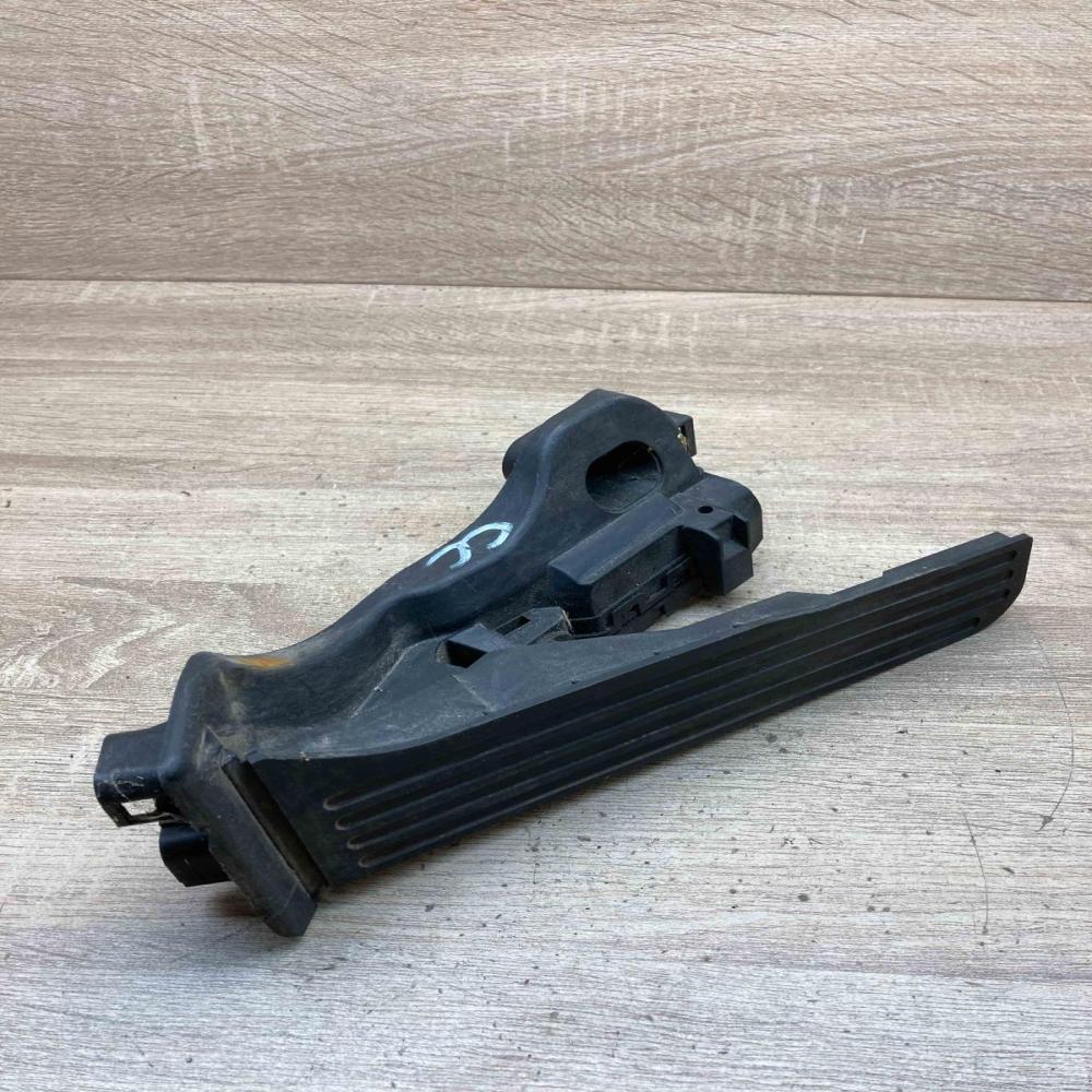 1K1721503P   Accelerator throttle pedal Audi A3 S3 8P