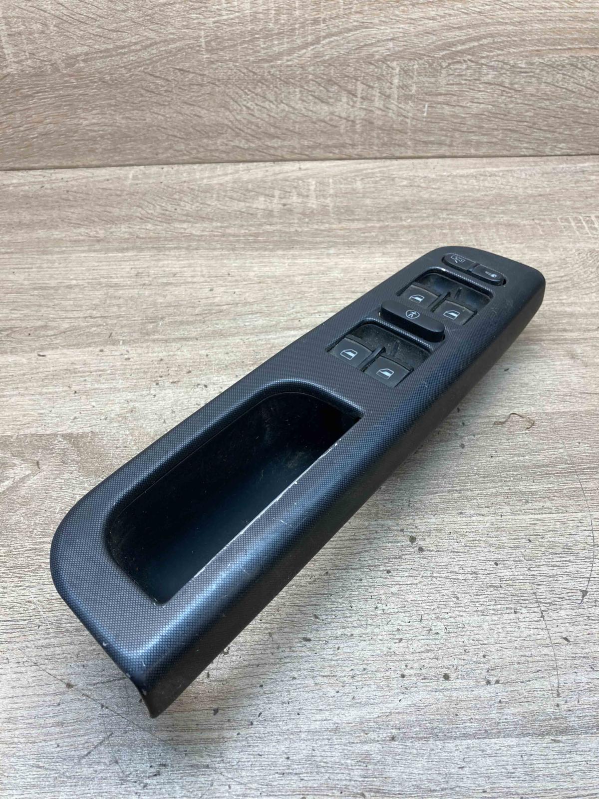 1J4959857   Electric window control switch Volkswagen Golf IV