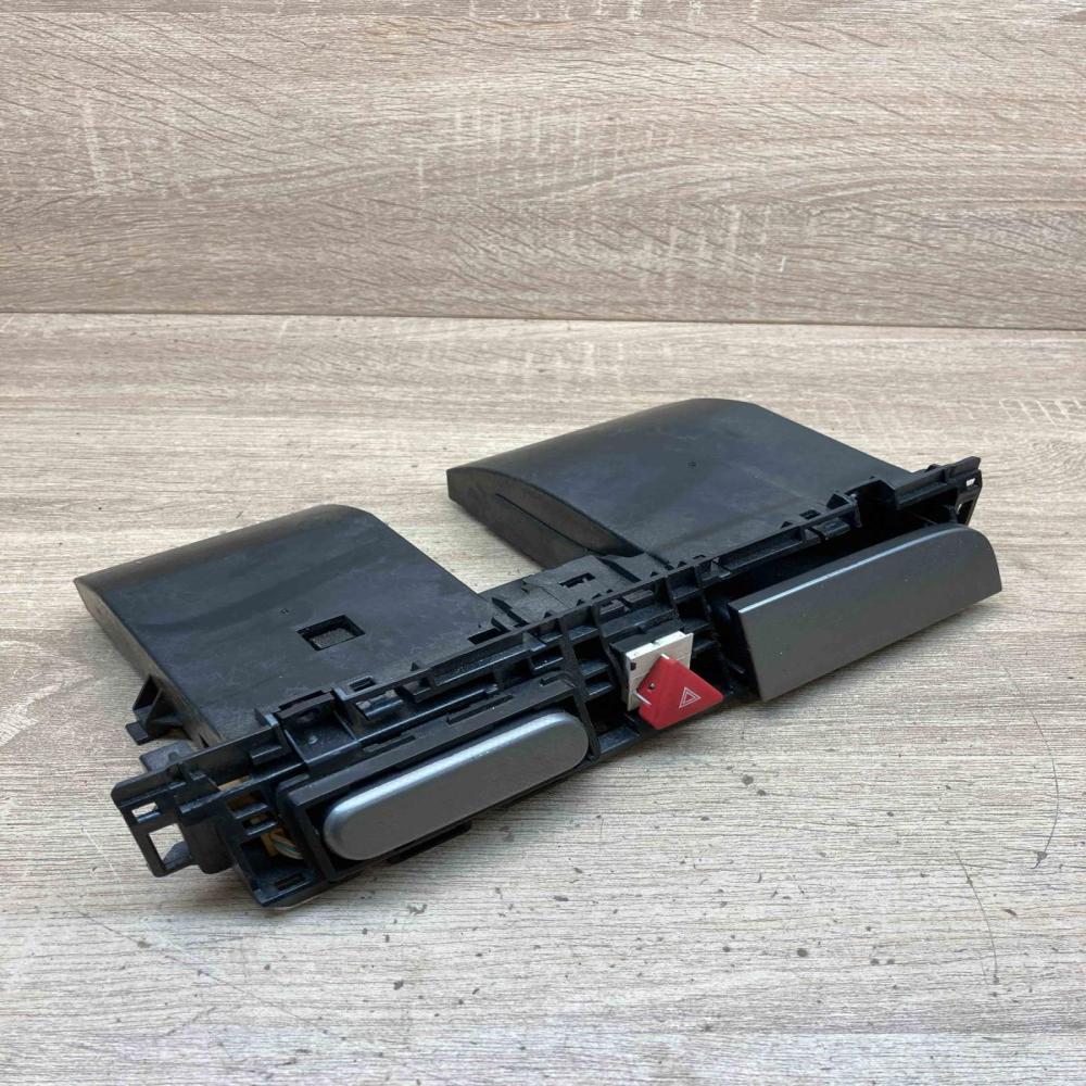 3C1857273  With Hazard Switch Glove box central console Volkswagen PASSAT B6