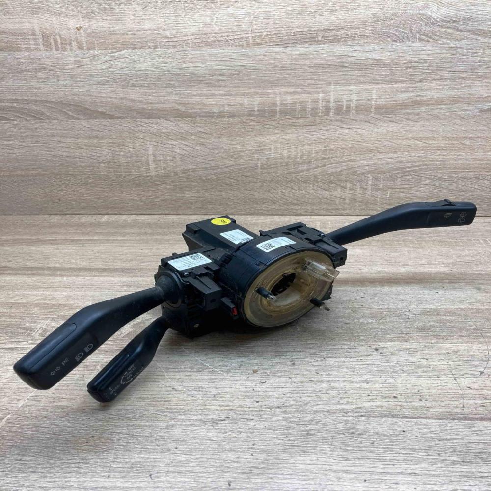 3C9953513B 3C0959653B 3C9953507AG Wiper turn signal indicator stalk/switch Volks