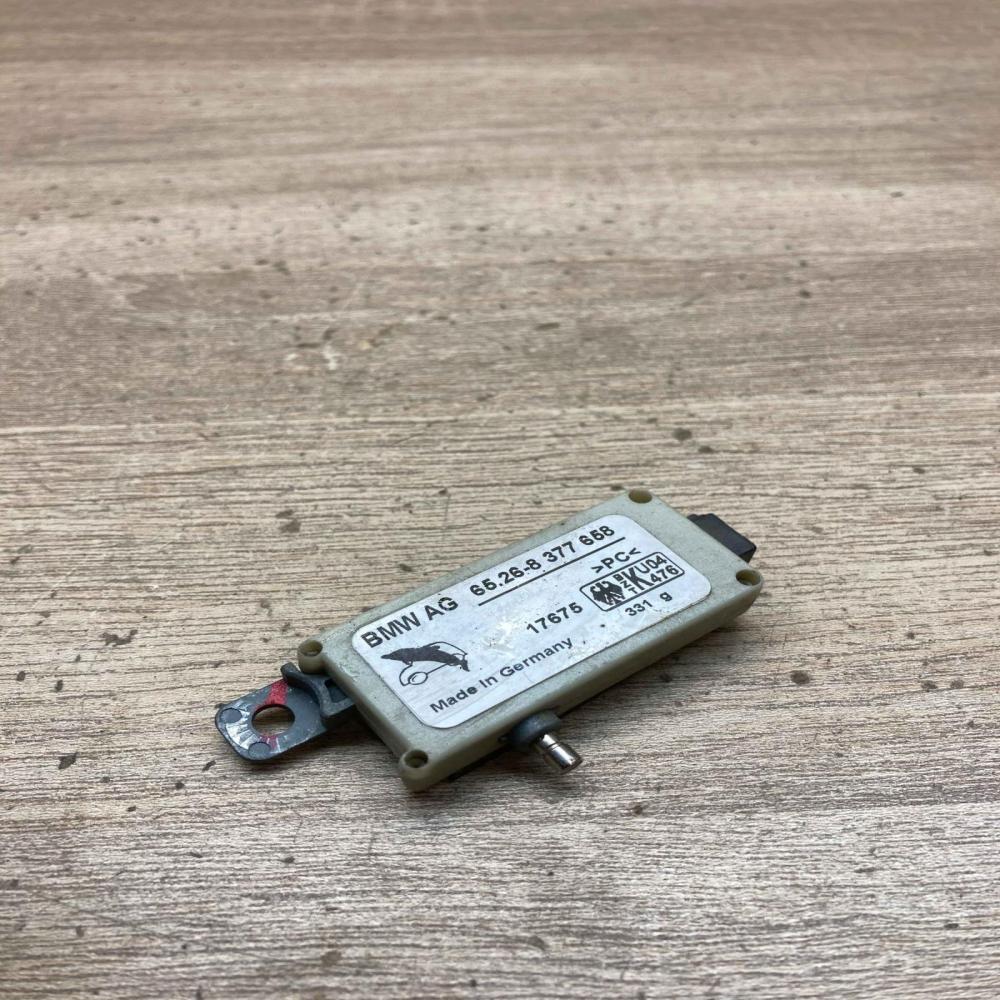 8377658  Amplifier Aerial antenna amplifier BMW X5 E53
