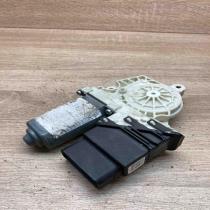 993424 200 19046420  Rear door window regulator motor Volkswagen Touran I