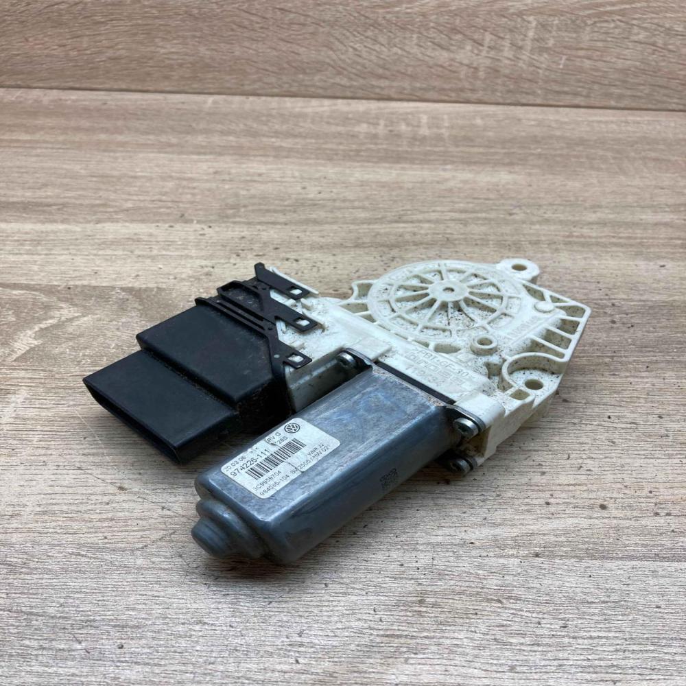 3C9959704 975281 200  Rear door window regulator motor Volkswagen PASSAT B6