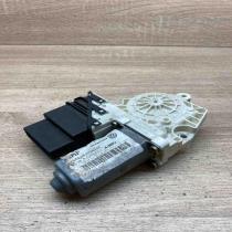 1K0959704B 993425 100  Rear door window regulator motor Volkswagen Touran I