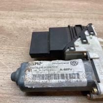 1K0959704B 993425 100  Rear door window regulator motor Volkswagen Touran I