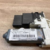 1K0959704B   Rear door window regulator motor Volkswagen Touran I