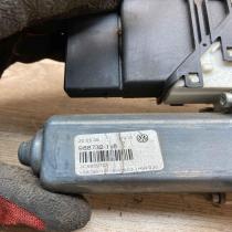 3C9959704 988732 108  Rear door window regulator motor Volkswagen PASSAT B6