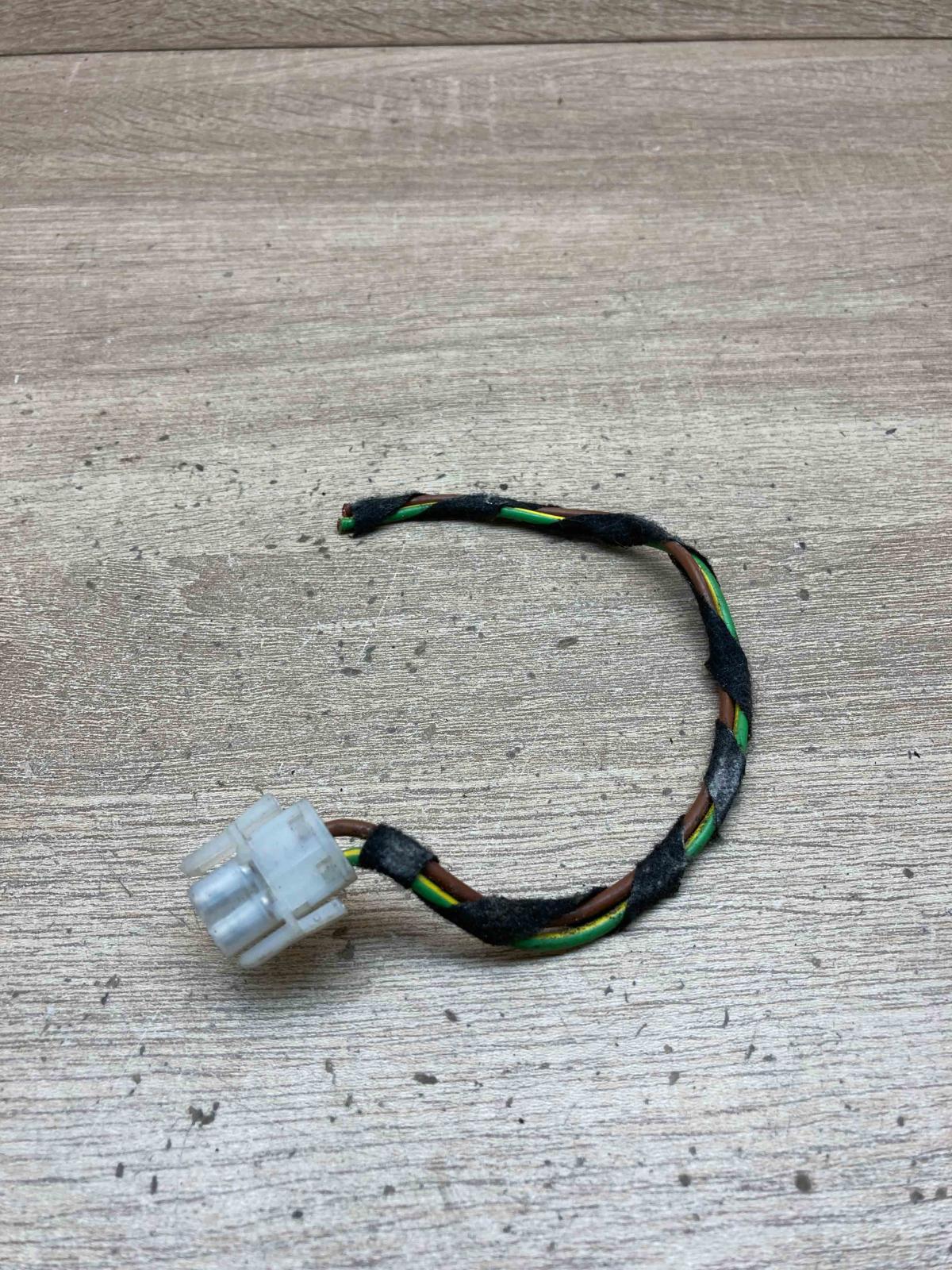 1378109 2 828816 1  Plug wire BMW 3 E36