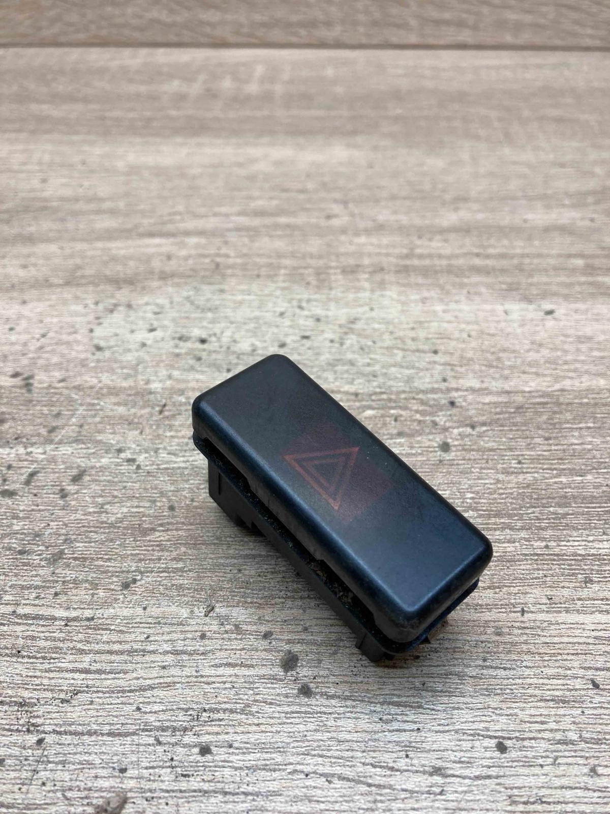 8350947   Hazard light switch BMW X5 E53