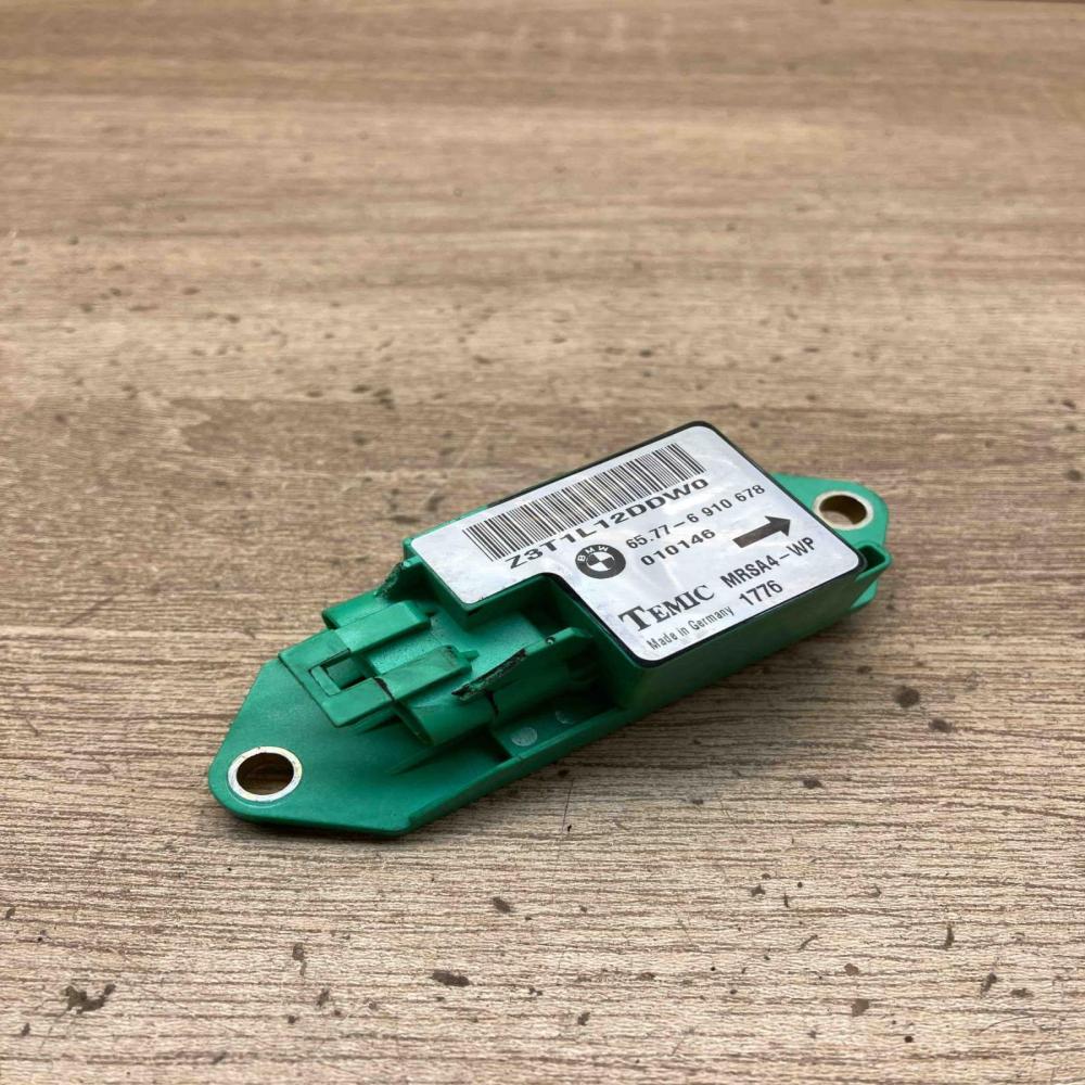 6910678   Airbag deployment crash/impact sensor BMW 5 E39