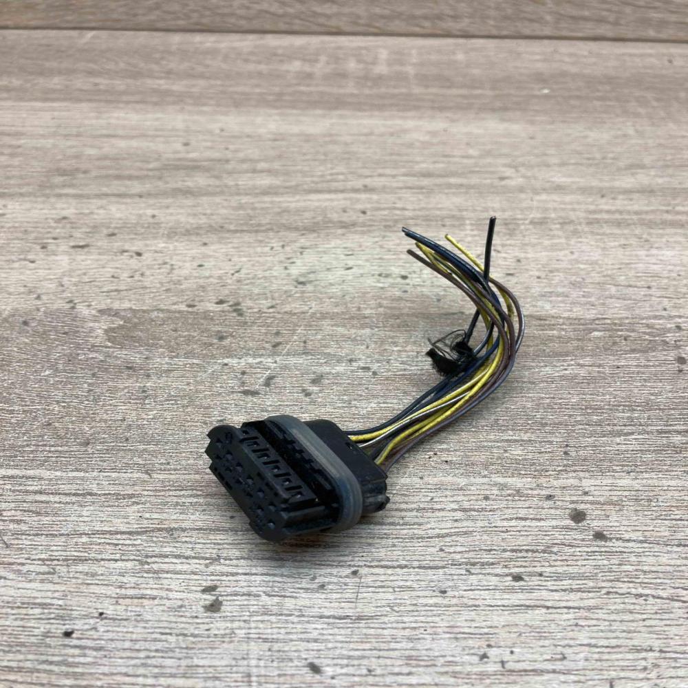 8373630   Plug wire BMW 5 E60 E61