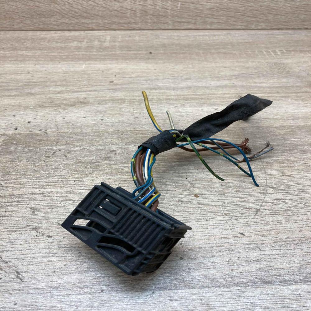 8352566   Plug wire BMW 5 E60 E61