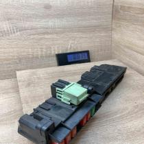 6957330 6957330 01  Fuse module BMW 5 E60 E61