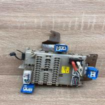 24350 4U100 0324001  Fuse module Nissan Almera Tino