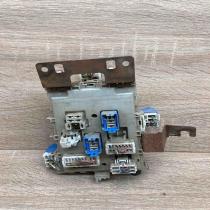 24350 4U100 0324001  Fuse module Nissan Almera Tino
