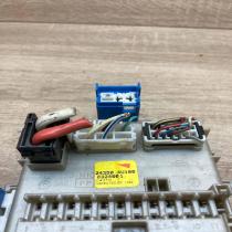 24350 4U100 0324001  Fuse module Nissan Almera Tino