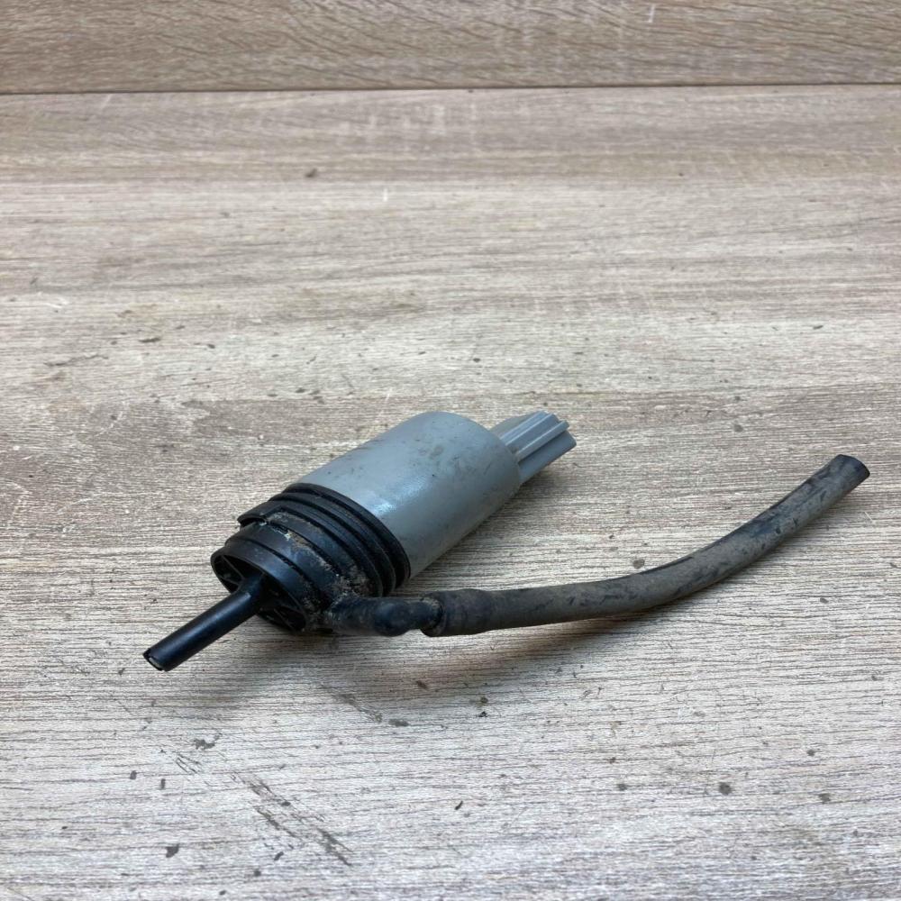 6934159   Windscreen/windshield washer pump BMW 5 E60 E61