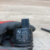 6934160   Windscreen/windshield washer pump BMW 5 F10 F11
