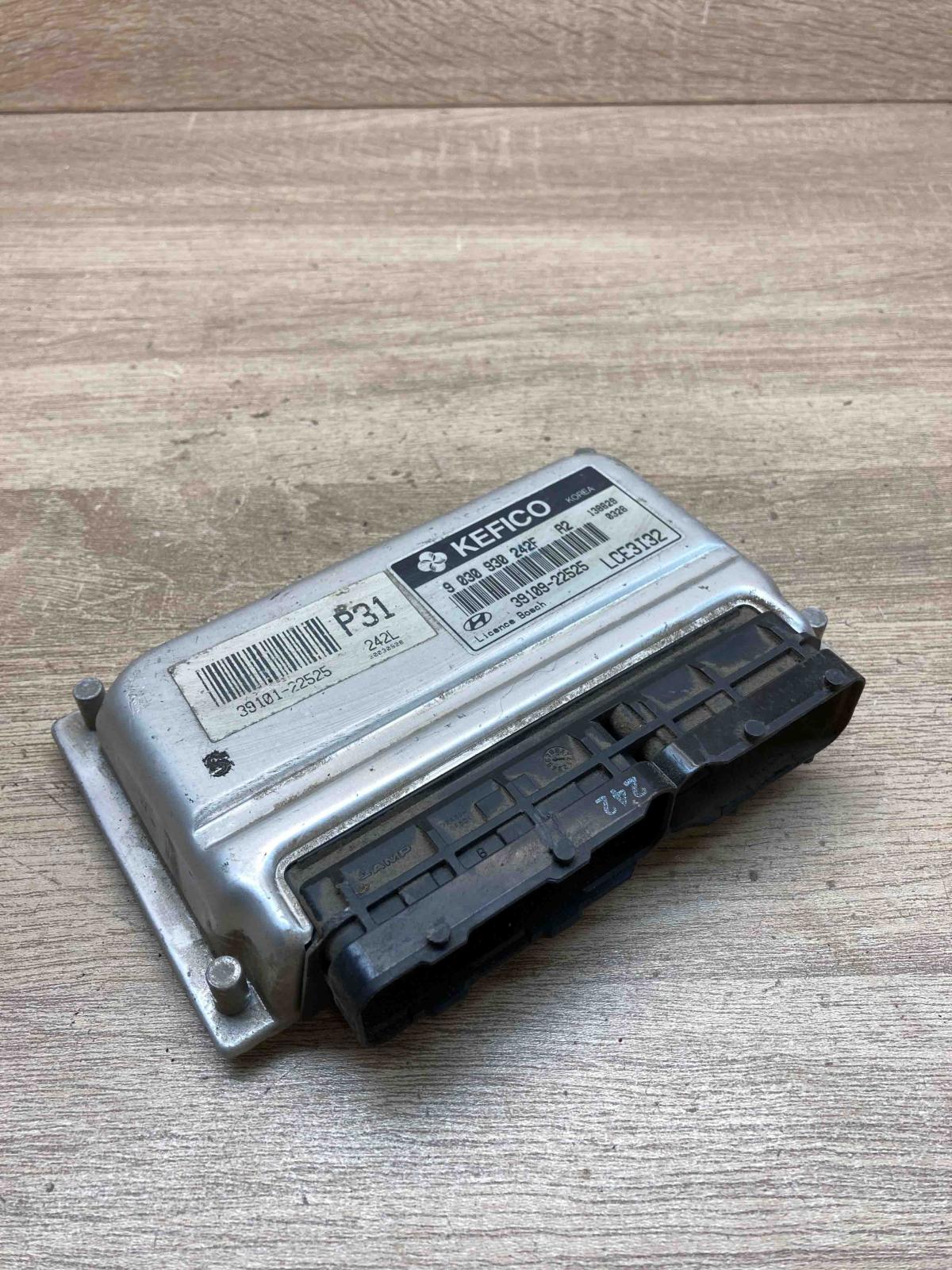 39109 22525 9030930242F  Engine control unit/module ECU Hyundai Accent